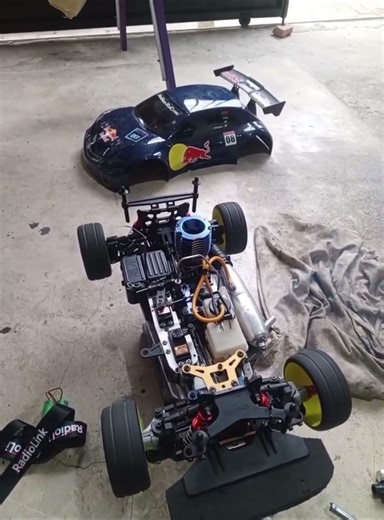 RC ENGINE NITRO #70 #2stroke #automobile #driftingguru #rccar #professionaldrifter #drone #toys #fpv