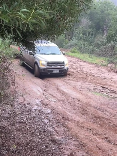 Ford F150 vs Toyota Hilux: Batalla Offroad en Chile