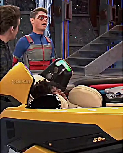 Henry Danger Kiss | Charlotte Page Nickelodeon Scene