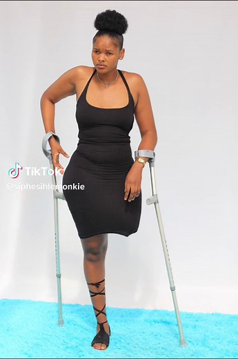 Fashion Forward: Style Tips for Dressing with Crutches