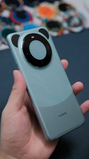 Tech way on Instagram: "Huawei mate60pro immersive film is equipped with a set of Blue Orangutan family buckets. Guess how much a set costs? #huawei mate60pro #bluegorilla #temperedfilm #blue #gorilla #lensfilm #HUAWEI #huaweimate60pro #screenprotector #explorepage #reels"