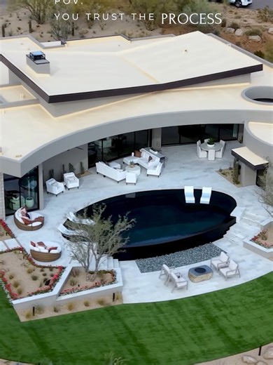 From construction dust to finished details ✨ Every phase matters—the planning, the process, the patience. The result is a space that feels intentional, refined, and meant to be lived in. This is what thoughtful landscape design and build looks like. 📍The Edge at Joyranch, a creative project with @camelothomes. Featuring a circular infinity-edge pool, uninterrupted views, and a seamless indoor–outdoor experience. 📽️: @lucerorivero Comment