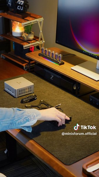 Unboxing the Powerful Minisforum UM680 Mini PC