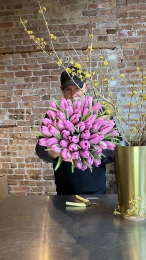 SAVING DAYLIGHT • with a @Michael Aram vase and a handful of tulips. #weekendvibes #luxury #tulips #floraldesign