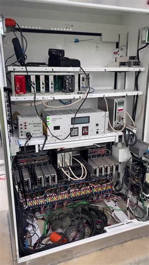 Exploring the Inner Workings of a Traffic Signal Cabinet