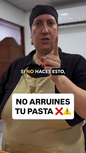 Chef Roberta Official on Instagram: "⚠️❌ NO ARRUINES TU PASTA  ❌ ¿Poca sal en el agua? Pasta sin alma. Este es el error que arruina millones de platos cada día.  En Italia, salar el agua no es una opción: es una regla.  Aprende esto y mucho más en mi libro “Italia en tus Manos”, el manual definitivo de cocina italiana auténtica. #pasta #ChefRoberta #ItaliaEnTusManos #CocinaItaliana #pizza #pizzalover #AromaRoma #consejos #consejosdecocina"
