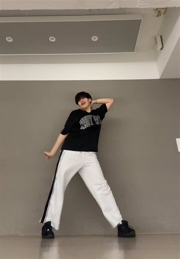 Swalla Dance Tutorial Featuring Lisa from BLACKPINK