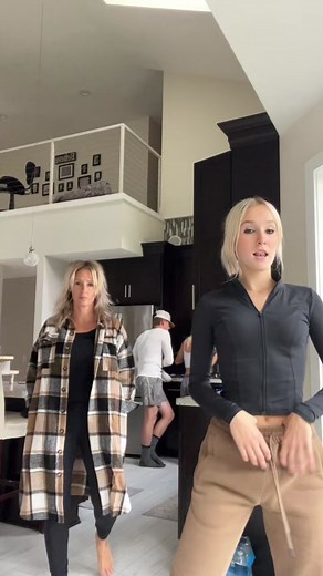 my mom wanted to dance with me #foryou #dance #mom #fyp