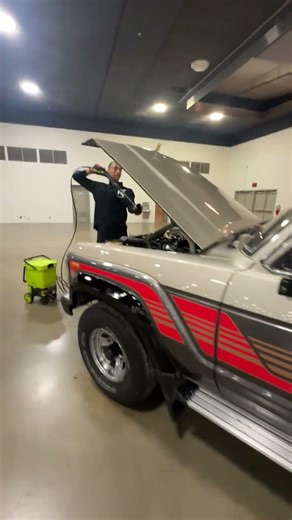 1989 Land Rover Land Cruiser FJ62 - Walk Around