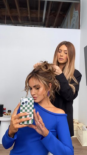 46K views · 189 reactions | Who agrees that effortless updos require some effort ❓ #hairtutorial featuring @oliviamollyrogers Using @ghdhair_anz platinum + plus & hairspray From @ozhairandbeauty Extensions @jadorehairsupplies Texture products, clips and tools from @natalieannehaircare Style by @styledbybloom_ Makeup @douniamerhimakeup | Natalie Anne | Facebook