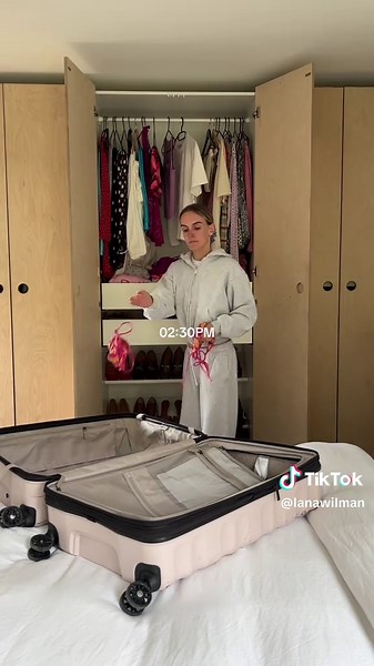 Effortless Cleaning with CIF Infinite Clean Spray