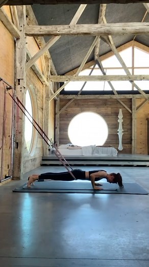 Mini Anden on Instagram: "It’s a STAERK day 💖 Can’t say enough good things about this system. Learn more @staerklife #love #pilates #fullbodyworkout"