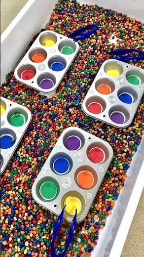 Need some inspiration for your sensory bin? Here are a ton of fun ideas! 🤩 ✨️ Pro-tip #1: Hold your