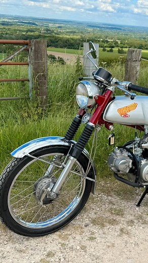 World’s Smallest V-Twin! 1974 Honda “SS100” Special by Allen Millyard, built from two SS50 engines —> https://www.bikebound.com/2025/02/25/honda-ss100/ #hondamotorcycles #moped #caferacer #custommotorcycle #vtwin #50cc #100cc #minibike | BikeBound
