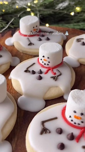please don’t cry no tears now IT’S CHRISTMAS BABY!!!!!! 🎄⛄️ these melting snowman cookies are the perfect way to start the season because it’s not super cold out yet but Christmas is definitely in the air! my tree is already up (not kidding) so tis’ the season!! recipe for the no chill sugar cookie dough and how to make the melting snowmen is on my website! ⛄️ #Christmas #cookiedecorating #cookie #cookies #snowmancookies #snowman | Eats Delightful