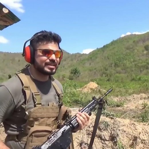 Ujicoba senjata Pindad SS1 yang digunakan TNI oleh tentara India