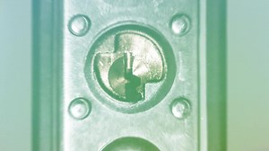 Master Lock Elite Heavy Duty Lock with Hardened Boron Steel Shackle, 1-3/4 in. wide, 2-1/2 in. Shackle PK1KADLJ