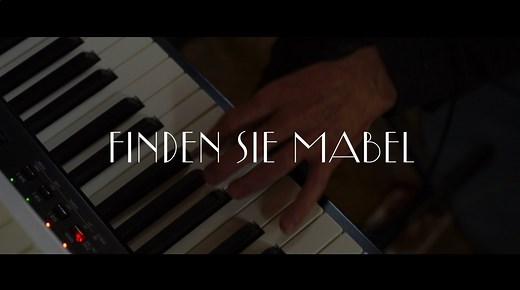 Heinz Rudolf Kunze Die neue Single "Finden Sie Mabel (2021)" https://heinzrudolfkunze.lnk.to/FindenSieMabel aus dem Album "Werdegang", das am 19. November 2021 erscheint! Tournee vom 23. April - 25. Juni 2022 ▶Weitere Informationen: https://www.heinzrudolfkunze.de Music by Heinz Rudolf Kunze & Heiner Lürig Lyrics by Heinz Rudolf Kunze Published By Neue Welt Musikverlag GmbH / SMV Schacht Musikverlage GmbH & Co KG Produced by Tim Tautorat @ Hansa Studios Meadow Lake Music by Meadow Lake Music Gmb