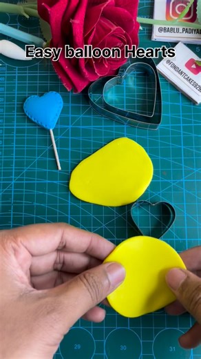 Bablu padiyar | Fondant Artist | Cake Artist | Sugercraft on Instagram: "How To Make Fondant Heart Balloons with easy tricks | Fondant Balloons Tutorial | Cake Topper Class | Cake @Class | Basic Fondant class #fondantballoons #balloons #cakeartist #gurgaonbakery #humbakerywale #cake #delhibakery #bakery #cakeart #explore #explore"