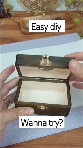 HOW TO decoupage a wooden box! wanna try it? #diy #howto #decoupage #easydiy #easycraft #easy