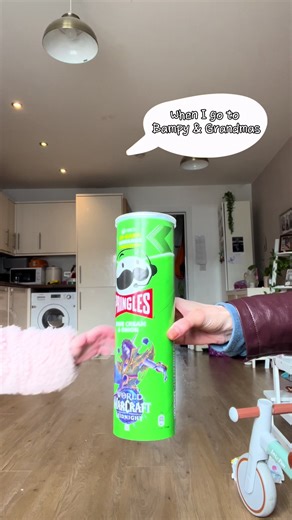 #PassThePringles #Pringles We don’t go empty handed, we bring the Pringles and pass them on to share the joy 😍