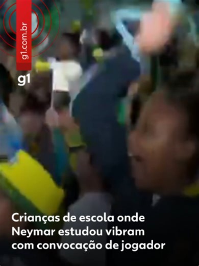 Festa em Santos - Os alunos da escola onde Neymar Jr. estudou em São Vicente, no litoral de São Paulo, se reuniram para assistir à convocação da seleção brasileira para a Copa do Mundo de 2026, nesta segunda-feira (18). Nas imagens, obtidas pelo g1, é possível ver a reação das crianças ao escutarem o técnico Carlo Ancelotti dizendo o nome do camisa 10 do Santos Futebol Clube. De acordo com a Prefeitura de São Vicente, Neymar é ex-aluno da Unidade Educacional Pastor Joaquim Rodrigues, que está lo