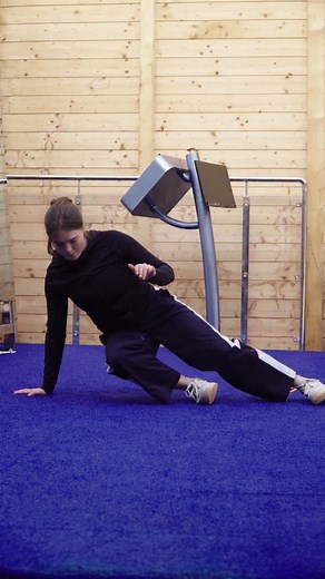 Na cvičení je potřeba příprava, a na carving obzvlášť. Přijď k nám do Ski Areny v Praze, kde ti ukážeme a vysvětlíme všechny detaily tréninku na lyžích i snowboardu. | Lyžování u Krtka