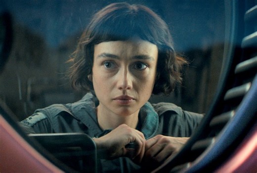 Dave Nemetz Reviews Alien: Earth: FX's Cerebral, Visceral Sci-Fi Thriller Pairs Big Scares With Big Ideas - TVLine