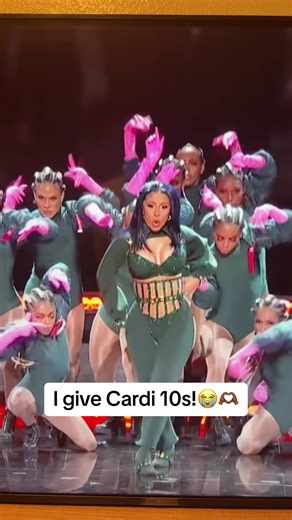 She ate that 1 thing 😭#cardi #press #fyp