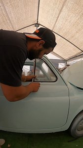 Il montaggio della Fiat 500 prosegue alla , grande , ed inizia ad essere colorata come meritano le 500. #fiat500 #fiat500epoca #Fiat | restauro_italiano