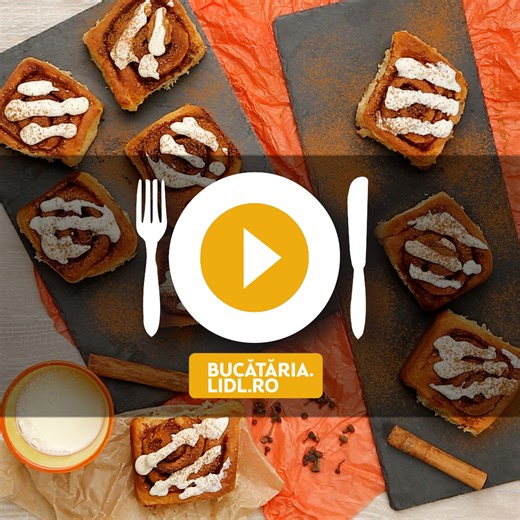 Miroase a toamnă și a ceva bun în cuptor. 🍂 Melcii cu scorțișoară și glazură sunt exact desertul acela care își aduc confortul în farfurie. Vezi rețeta aici 👉 https://bit.ly/3LPhsHZ. | Lidl Romania
