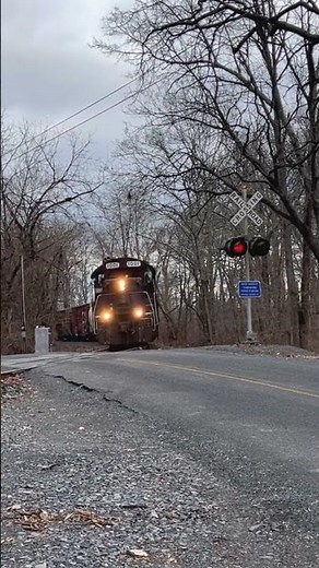 More Loud Diesel Locomotive Horns! #shorts #trains
