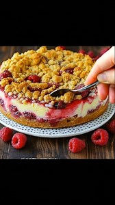 Keto Raspberry Cream Cheese Coffee Cake😍 A buttery, moist almond flour cake layered with tangy raspberries and a rich cream cheese swirl—all for just 3g net carbs per slice Recipe in (c.o.m.m.e.n.t). 🥰👇 | Keto Recipes And Meal Ideas