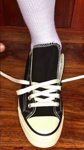 How to Lace Converse Chuck Taylor All Star for a Clean & Simple Look #conversechucktaylor #lacing