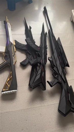 ⚔️ Unleash Your Inner Agent with Our Valorant Prop Skins Collection! 🎨 For unpainted guns: It is recommended to apply a paint primer before painting. Acrylic paint works best for smooth, detailed results.They will arrive in white by default, but you can request black instead. *EACH GUN IS HANDMADE AND HAND-PAINTED, ENSURING EVERY PIECE IS UNIQUE.* 6 separate pieces for easy assembly. Each piece fits together seamlessly and should be connected using strong adhesive glue. Ensure proper alignment 