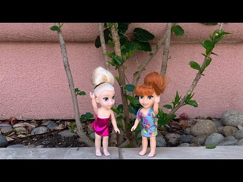 Elsia and Annia - Pool Day! - Fun - Swimming