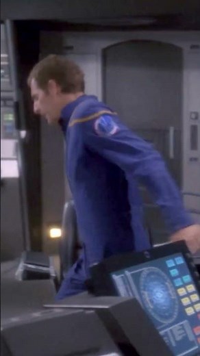T'pol scans a planet #tpol #startrek #startrekenterprise #scan