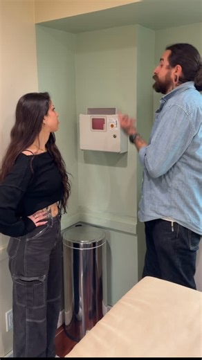 San Diego Body Piercing / Ear Stylings / Fine Body Jewelry on Instagram: "I know there is a lot of shiny things in our studios, but there are some things that should always be hands off! Your piercer will guide you in where you can set your items, and where your friends can stand and watch. We for sure don’t want you accidentally touching or placing your items in our contaminated areas. #safepiercing #sandiego #rosebodypiercing #appmember #piercing #appmembercontribution"