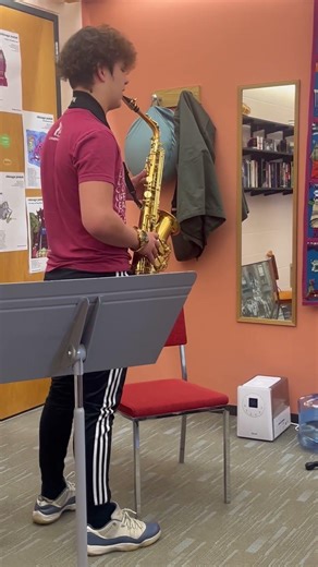 Alto sax scales during lesson #jazz #saxophone #jazzing #fypage