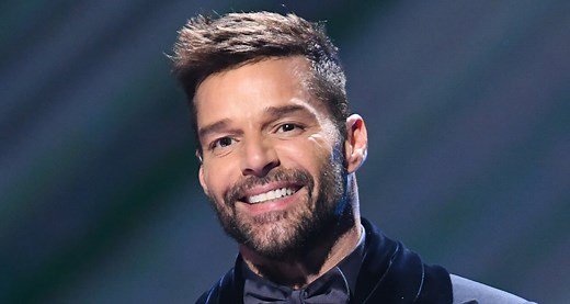 Ricky Martin Strips Down to Do Some Nude Sunbathing: ‘Avoiding Tan Lines’