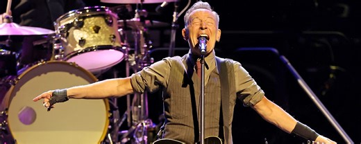 Bruce Springsteen Jokingly Warns Albany Fans, “The E Street Band Is Coming To Destroy Your City”