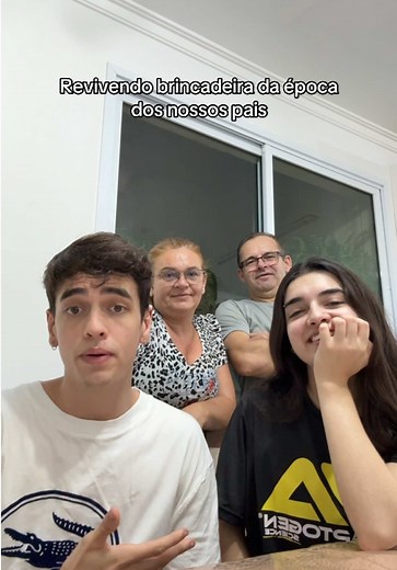 Brincadeira da Pedrinha: Revivendo a Infância com a Família