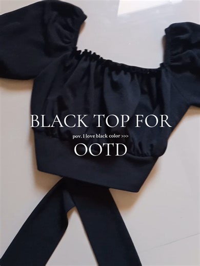 Stylish Puff Sleeve Black Crop Top OOTD Ideas