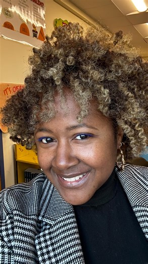 ✨ Hair & Makeup by Janey ✨ Luxury Beauty • Anywhere You Need on Instagram: "💕Because healthy curls are always in style👌#hairbyjaney #bostonhairstylist #hairandmakeupbyjaney #healthyhairjourney😍 #curlyconfidence #booknow"