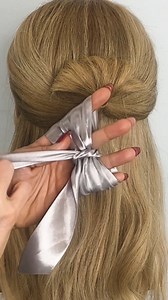How to do a trendy bow hairstyle! 🎀 | Sweethearts Hair