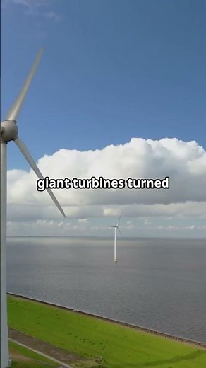 What is electricity? ⚡️ Explained in 60 seconds