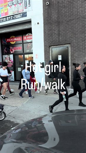 What an incredible turnout, so many women showed up to my free hot girl run/walk . Seeing so many women show up with their kids, strollers, friends, and family was something truly special. Watching this wave of women walking and running together honestly almost brought tears to my eyes, because every single one of them chose to be there and to be part of this community. To the moms who showed up pushing strollers and holding little hands you are the true inspiration. You proved that no excuse is