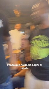 Agarro el billete | El emperador Musical