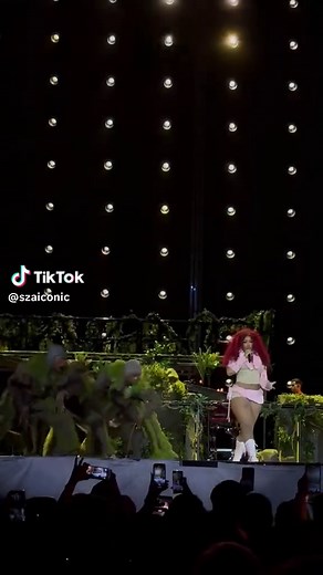 SZA Delivers Stunning Performance of 'Scorsese Baby Daddy'