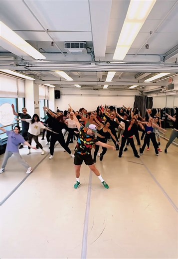 Join the Let’s Boogie Dance Class Experience!